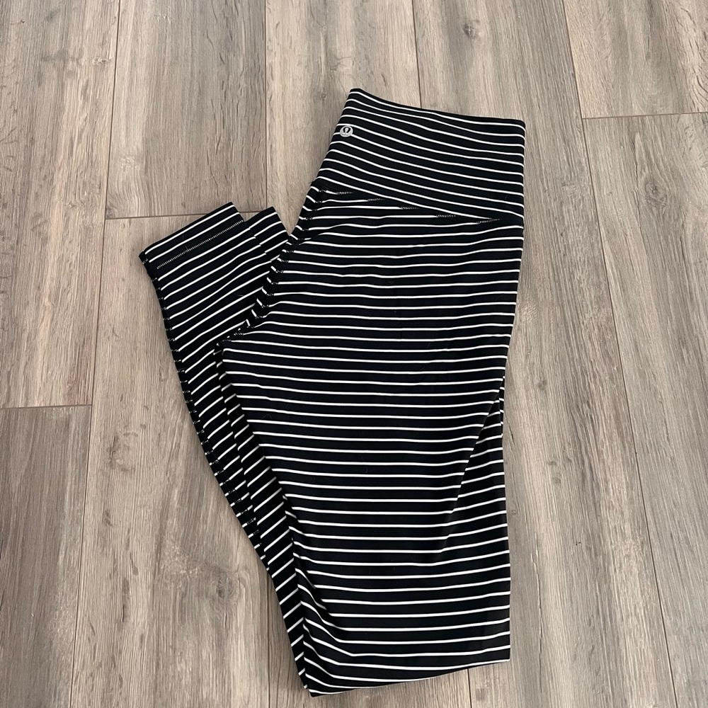 Lululemon size 10